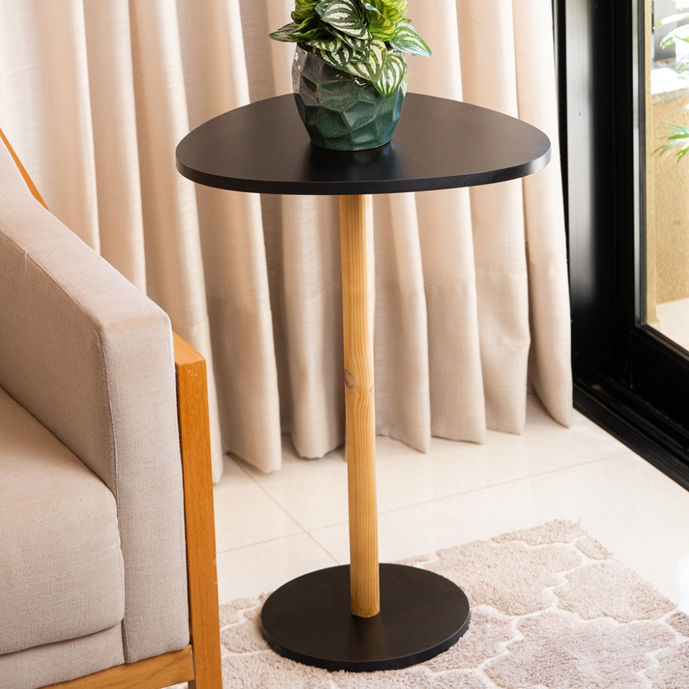 Mesa de Canto Orgânica Pé de Madeira - Preto